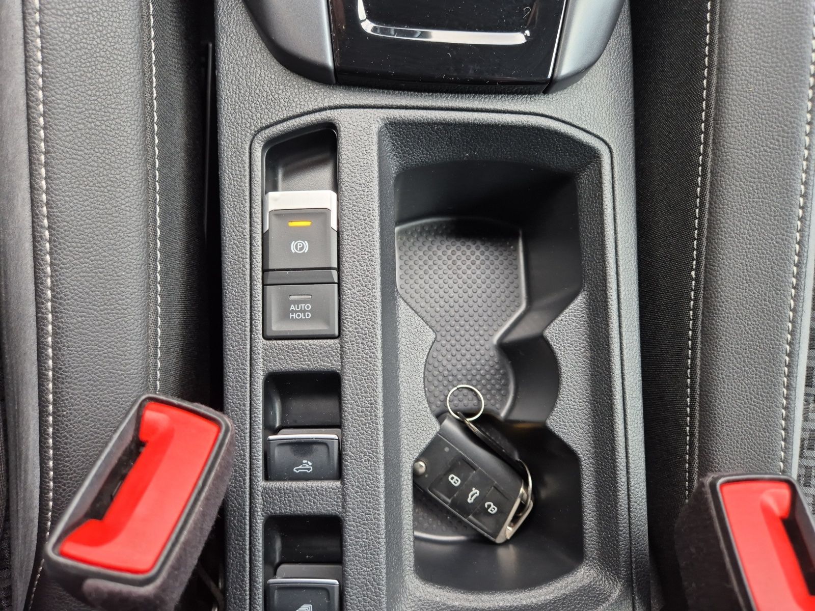 Volkswagen T-Roc TSI R-Line - Samsaru's Car Outlet