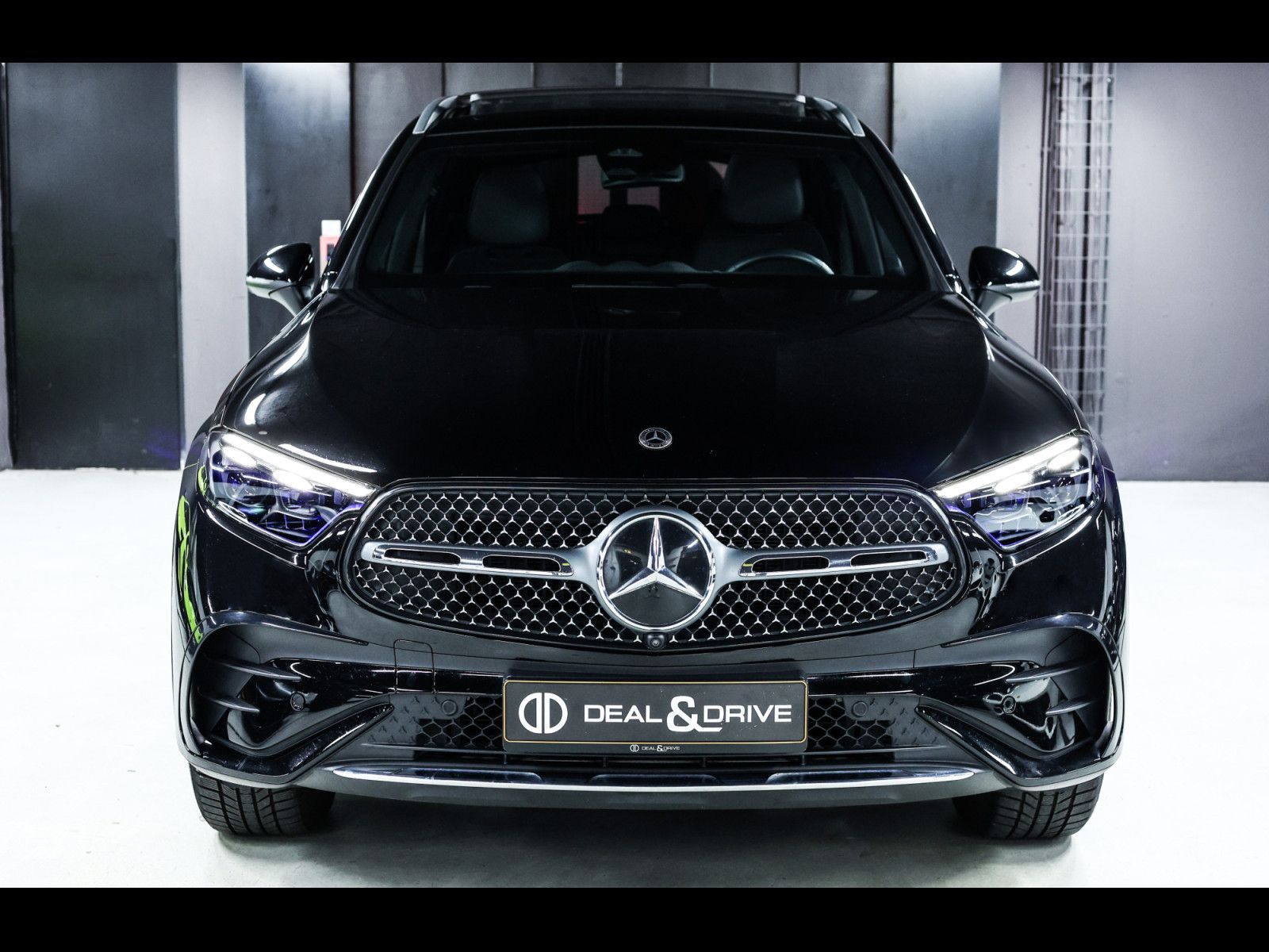 Mercedes-Benz GLC 300  DE AMG 4M°PREMIUM PLUS°BURM°AHK°DISTRO
