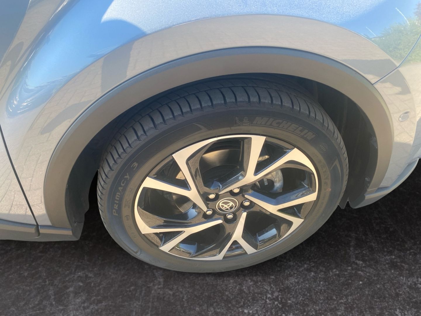 Toyota C-HR 2.0 Hybrid - Samsaru's Car Outlet