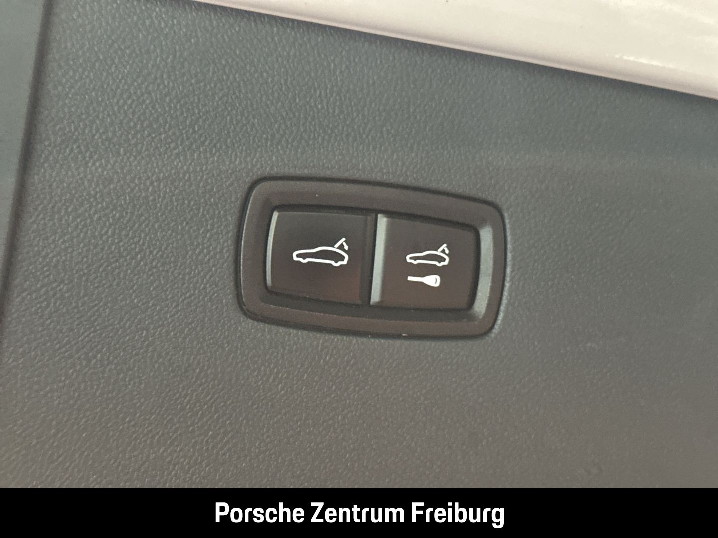 Porsche Cayenne E-Hybrid Coupe Platinum Edition Head-Up