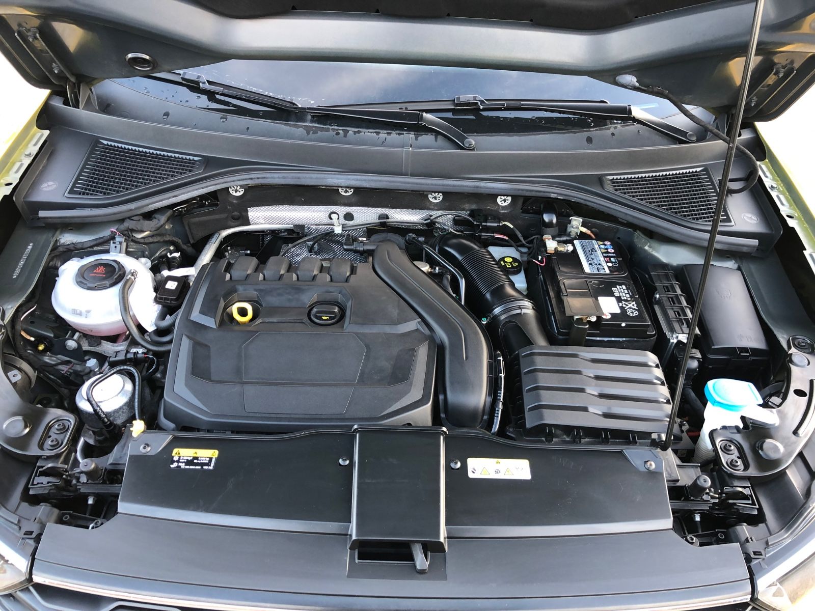 Volkswagen T-Roc United - Samsaru's Car Outlet