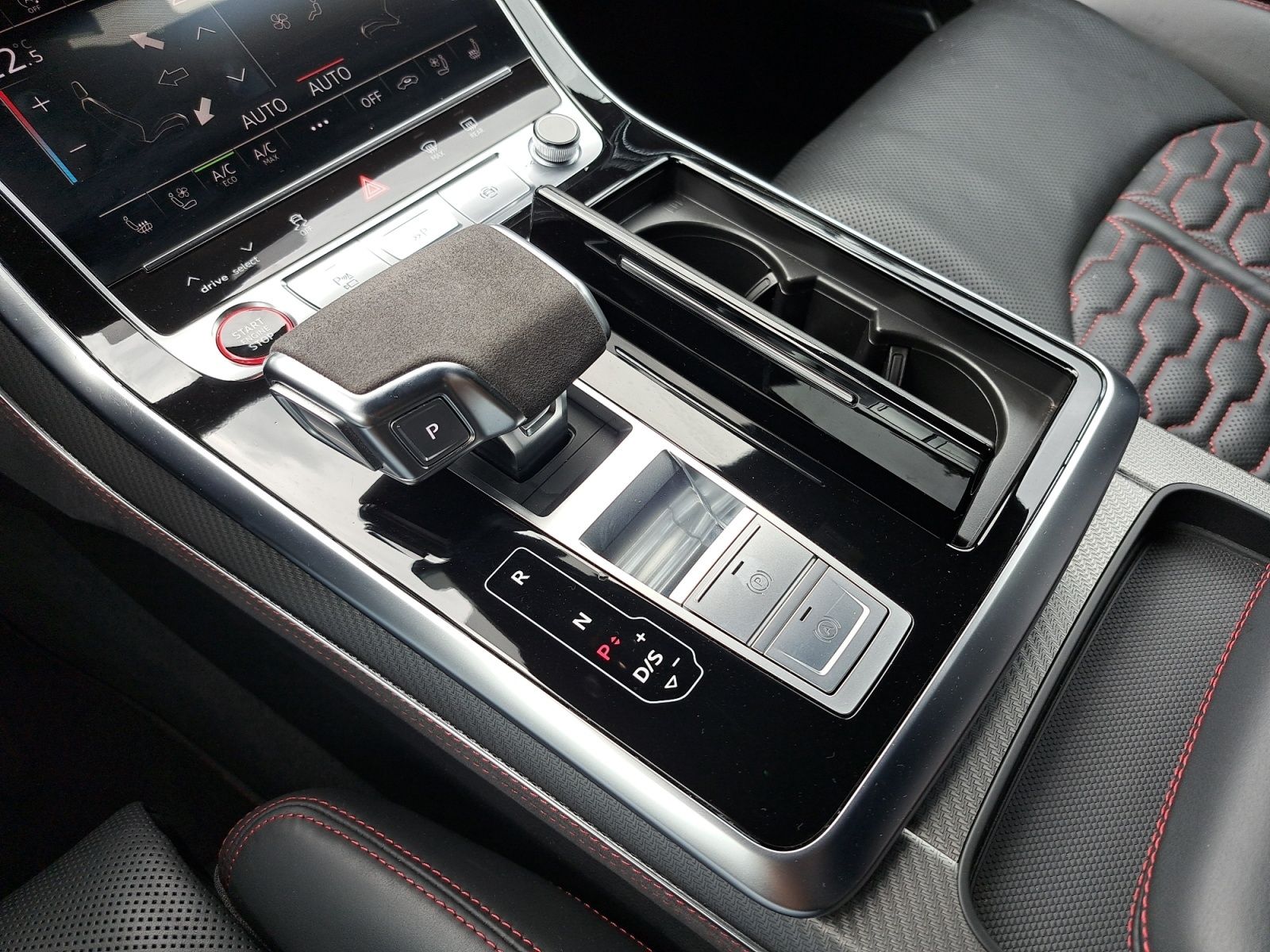 Audi RS Q8 quattro tiptr. 23" MATRIX B&O 4xKAM NAV AP