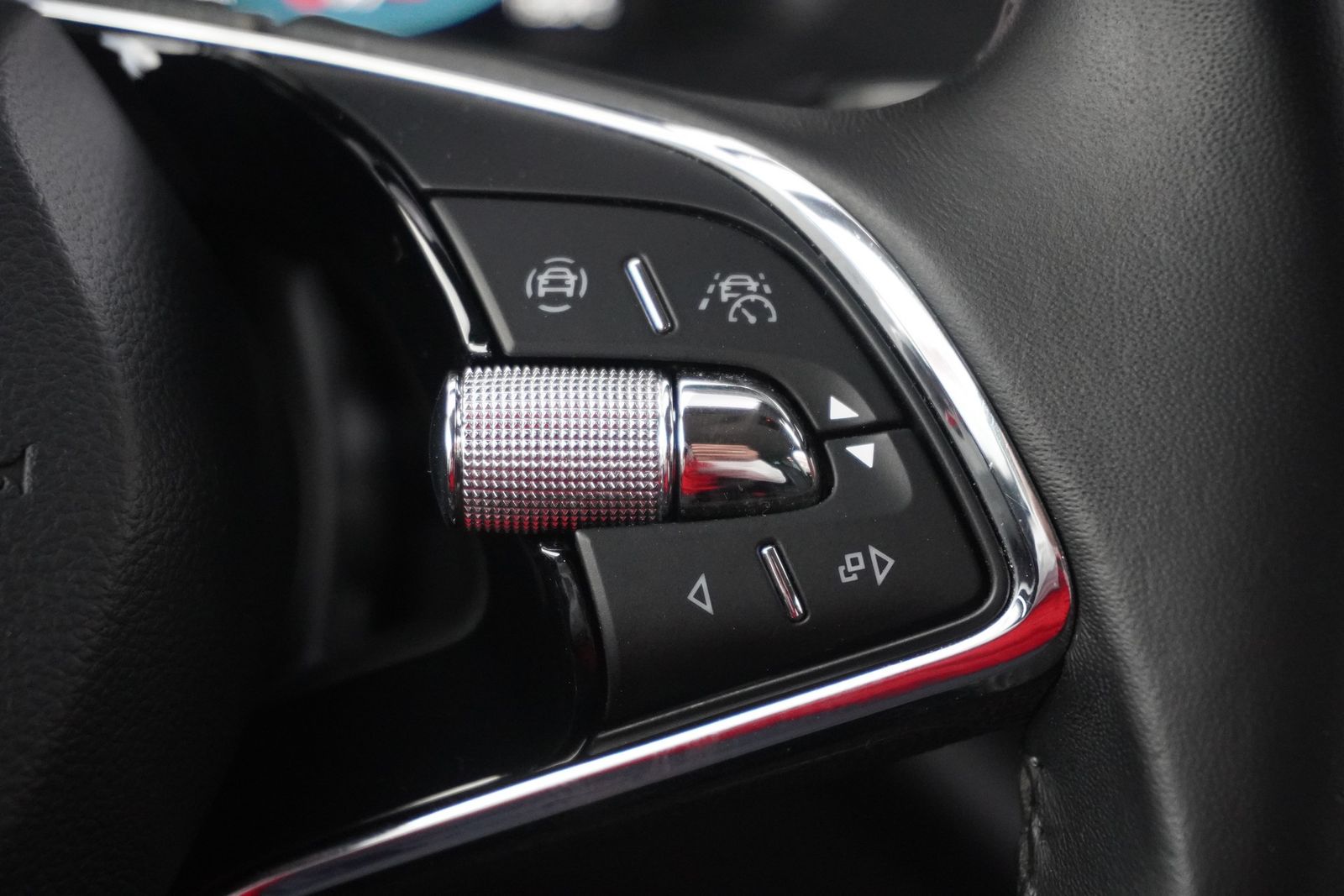 Skoda Octavia Combi 2.0 TDI Style - Samsaru's Car Outlet