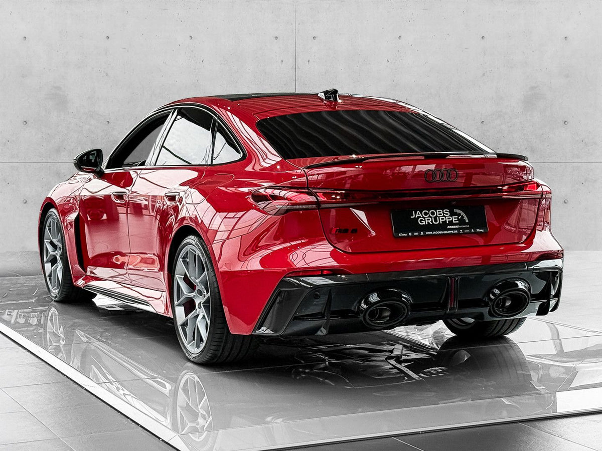 Audi RS5 Sedan