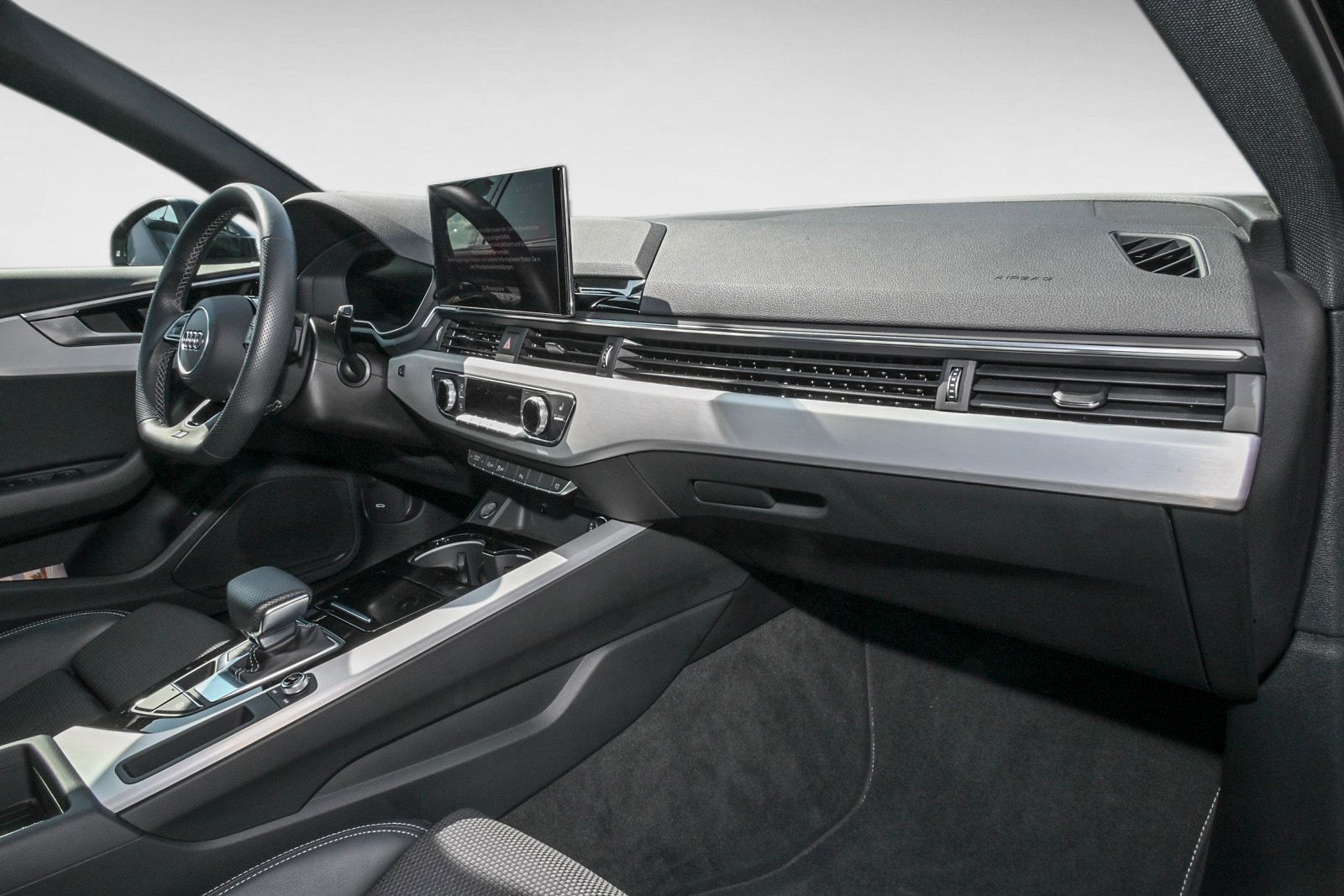 Audi A4 Avant S line 40 TDI S tronic - Samsaru's Car Outlet