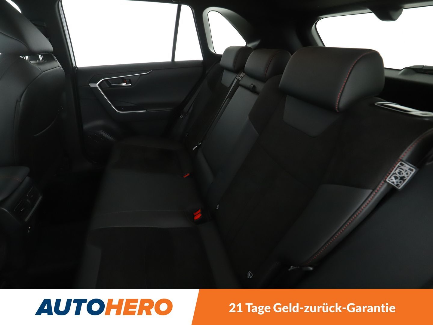 Toyota RAV 4 2.5 Hybrid 4x4 - Samsaru's Car Outlet
