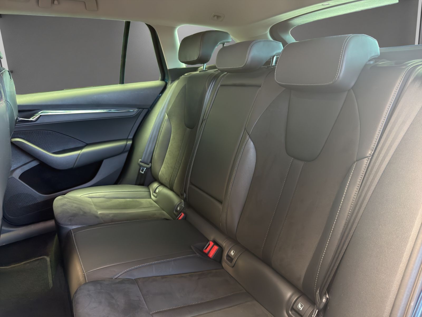 Skoda Octavia Combi 1.4TSI iV DSG Style NAVI+MATRIX-LE