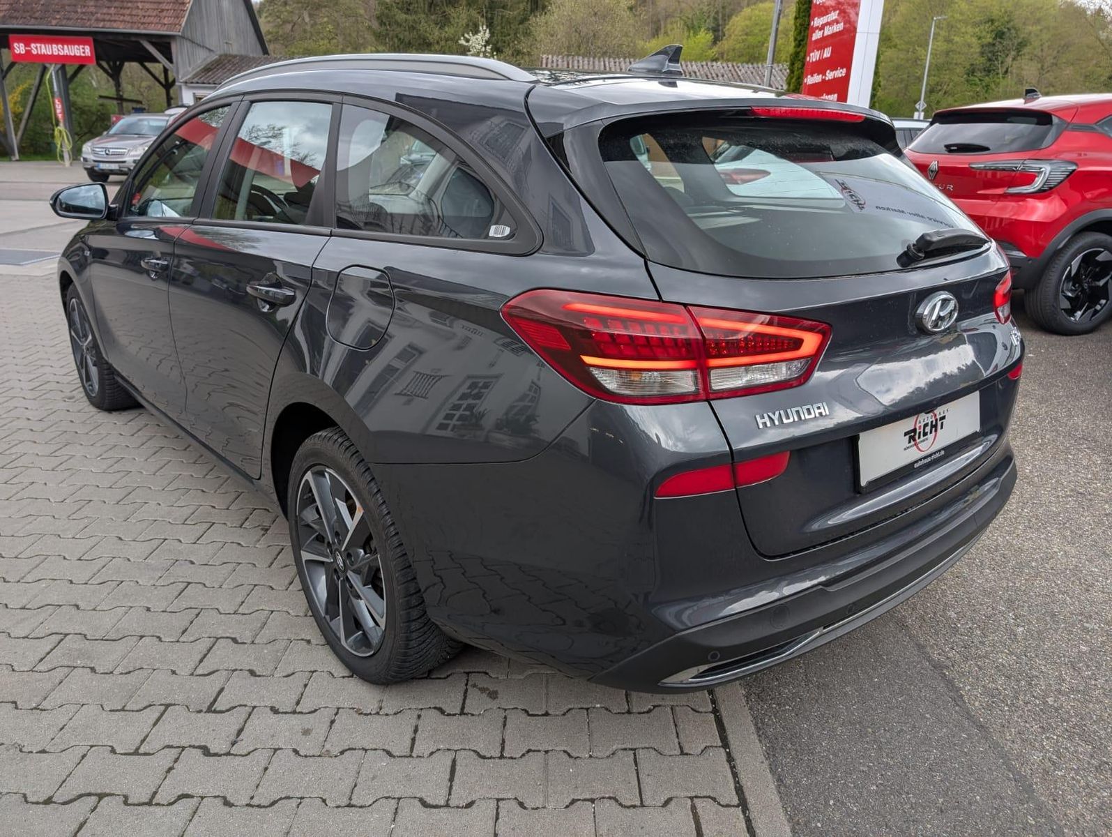 Hyundai i30 1.0 T-GDI Trend - Samsaru's Car Outlet
