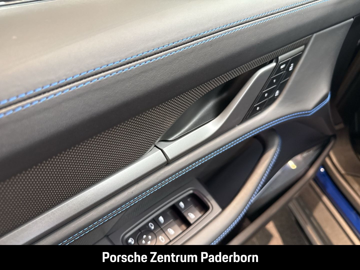 Porsche Taycan Turbo S Cross Turismo Burmester Panorama