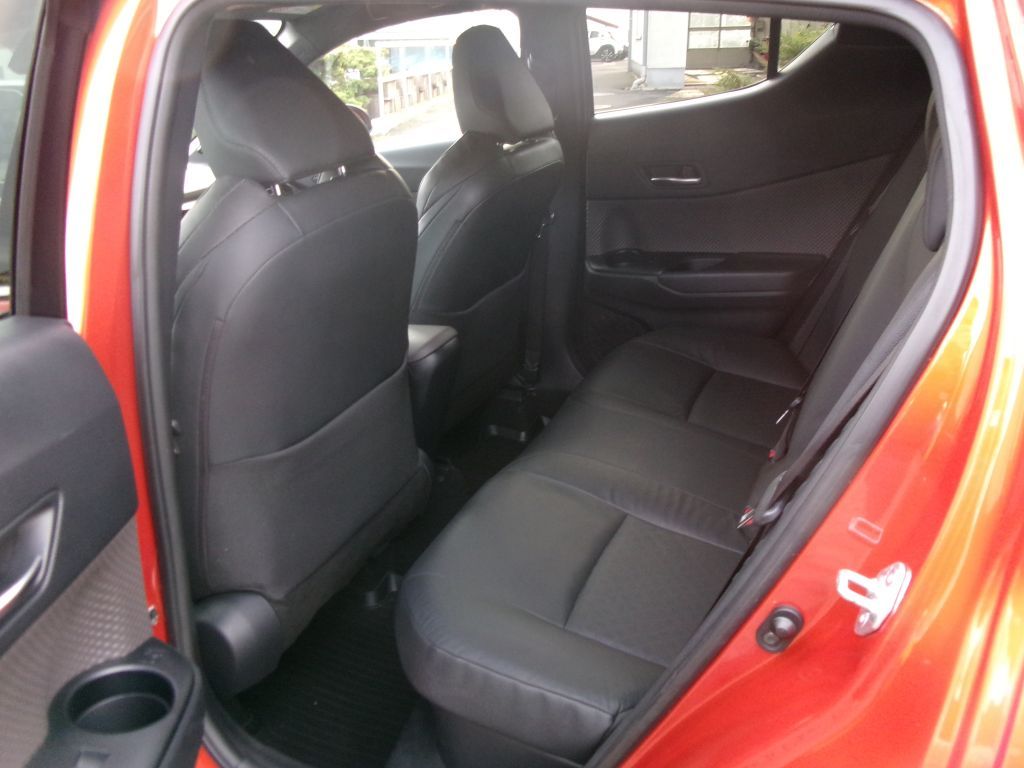 Toyota C-HR 2.0 Hybrid Orange Edition - Samsaru's Car Outlet