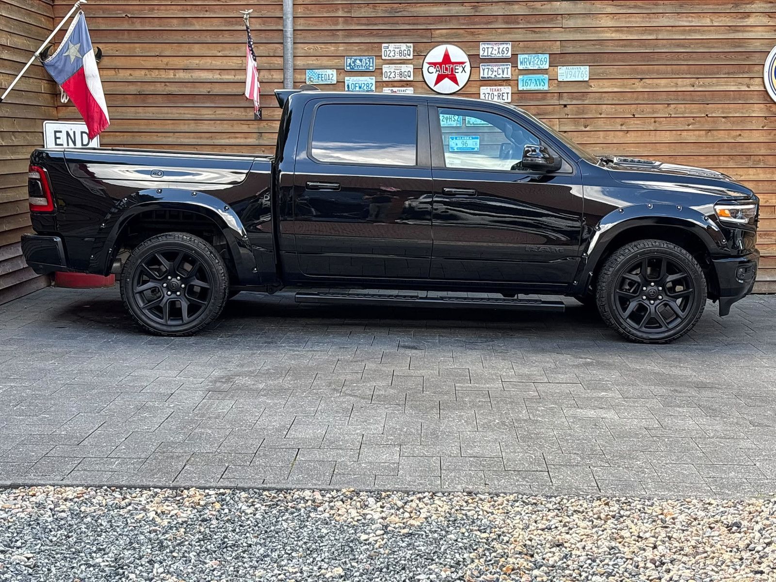 Dodge RAM 1500 Laramie Night Rambox 360° Alpine LPG