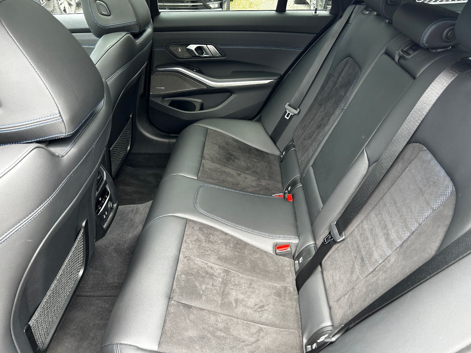 BMW 320 d Touring M Sport - Samsaru's Car Outlet