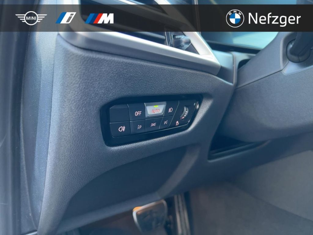 BMW 330 d xDrive Touring M Sport Park-Assistent HiFi