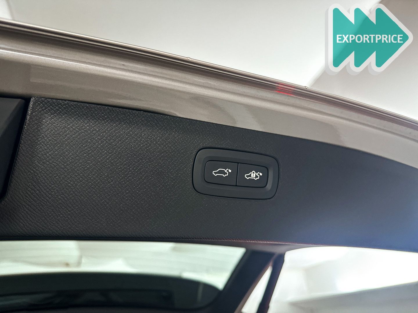 Volvo XC90 T8 Plug-in hybrid AWD Ultra Dark | panorama