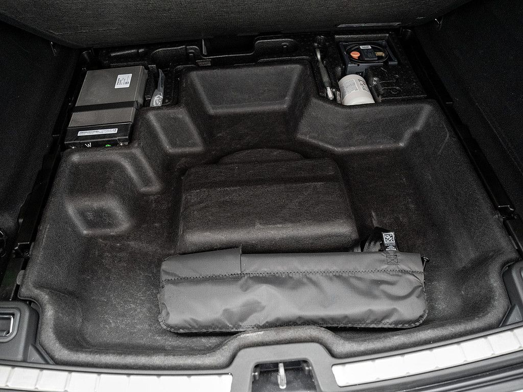 Volvo XC60 B4 Plus Dark LEDER H/K