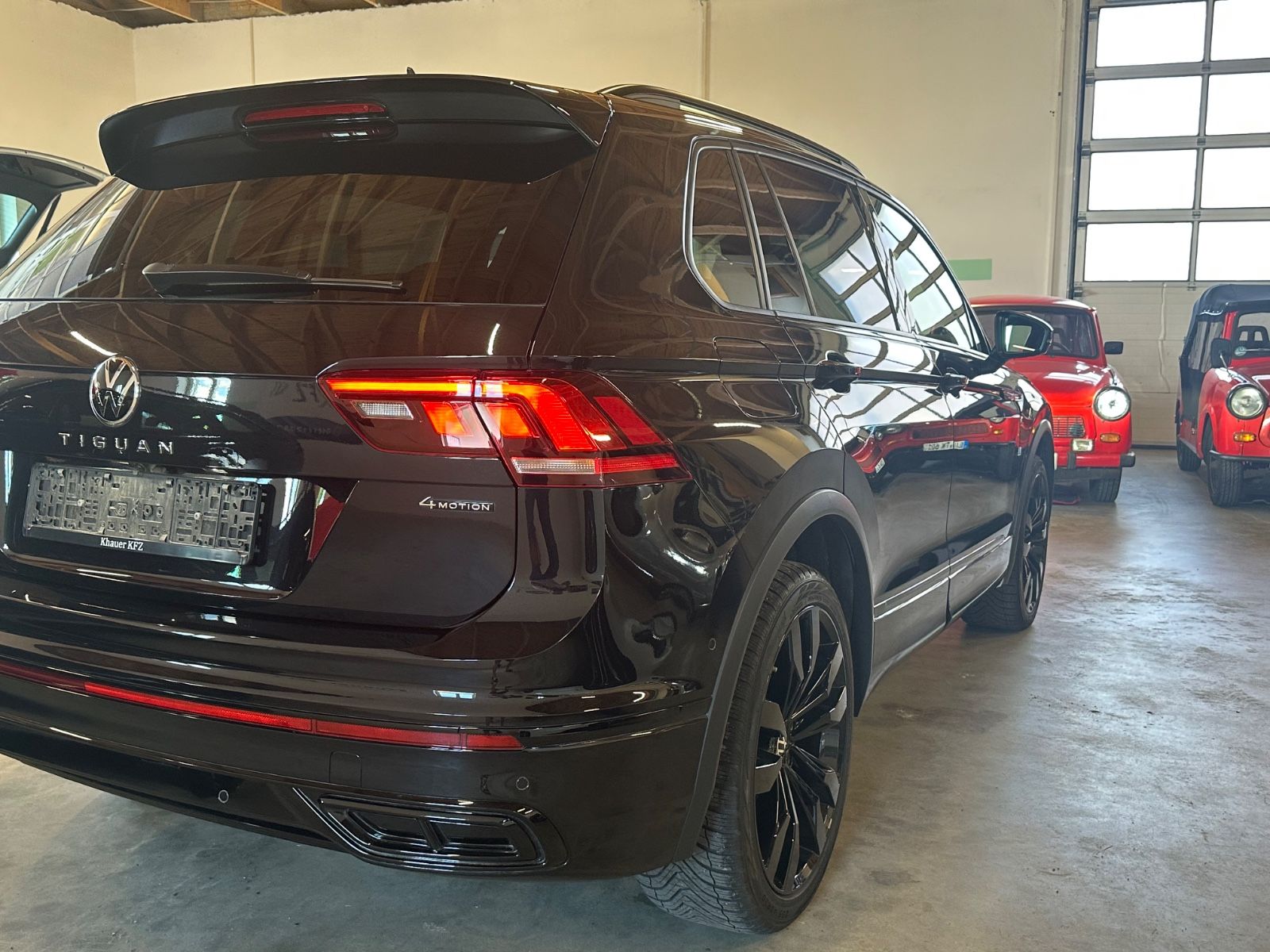 Volkswagen Tiguan R-Line 4Motion - Samsaru's Car Outlet