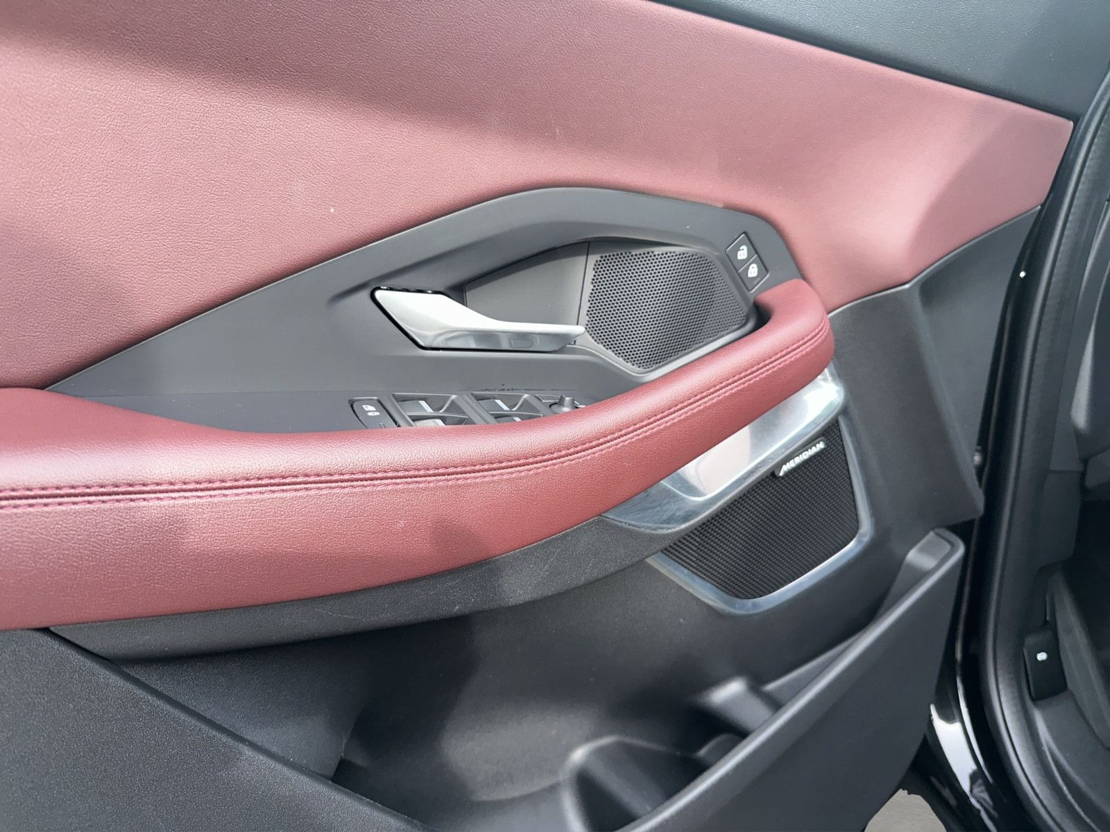 Jaguar E-Pace P300 Sport AWD|Meridian|Pano|Alcantara