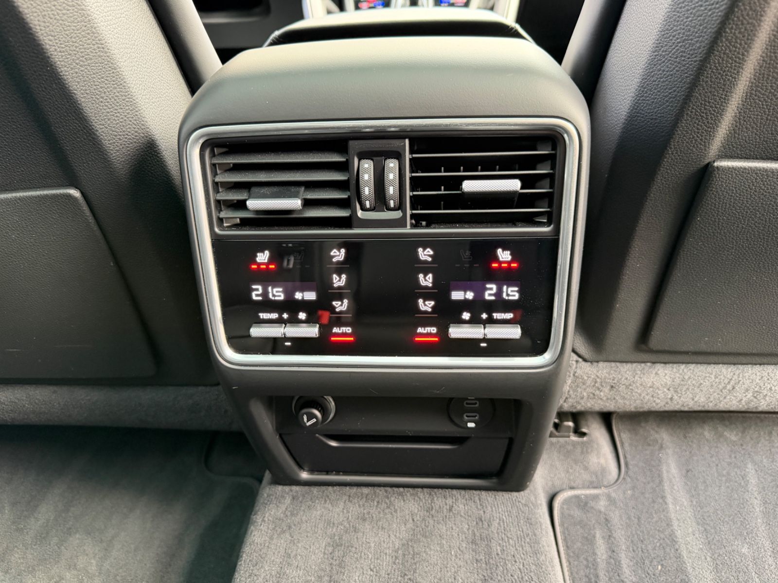 Porsche Cayenne Coupe GTS*APPROVED*NV*AHK*PANO*HAL*SH*