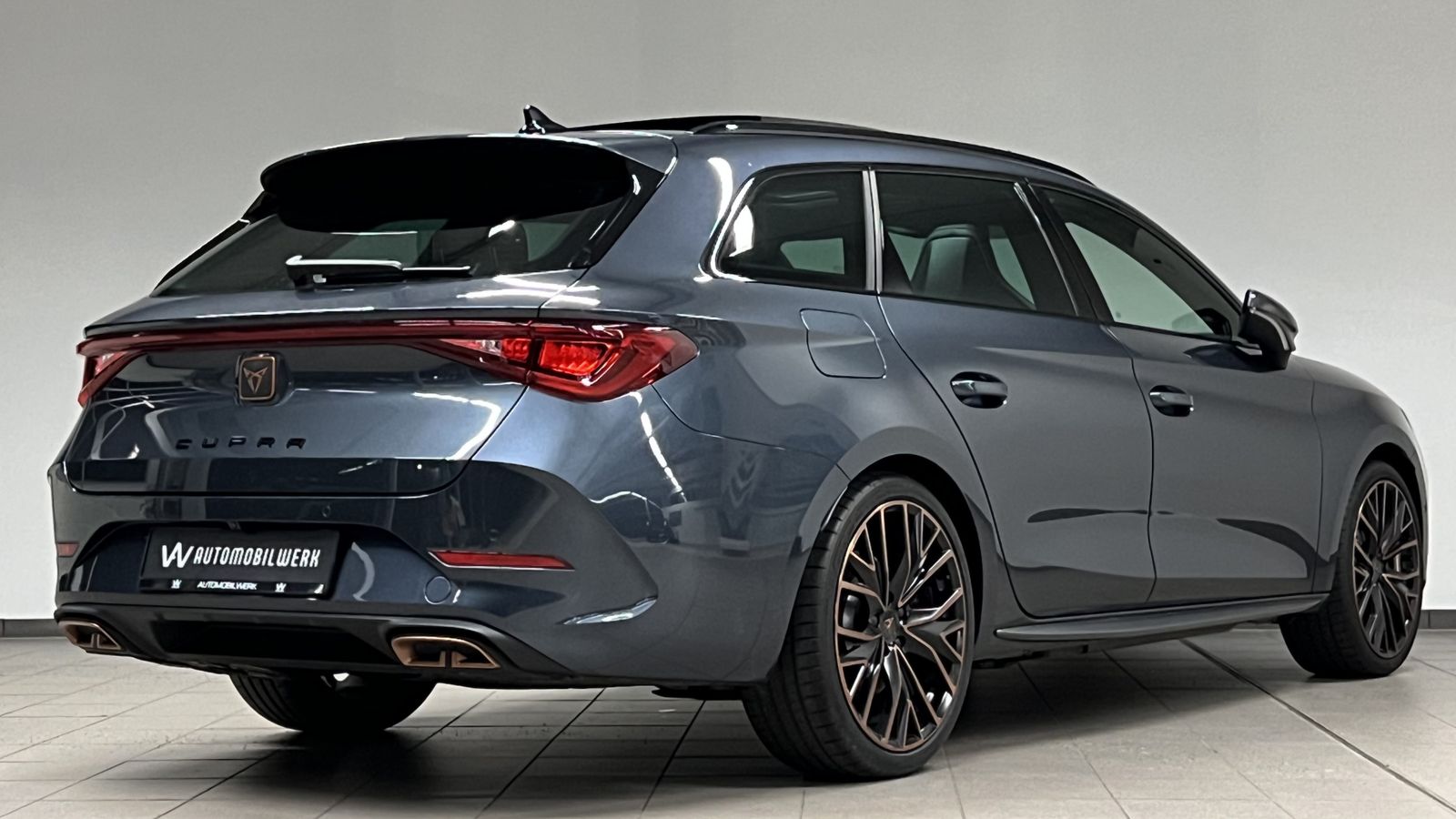 Cupra Leon Sportstourer VZ e-Hybrid - Samsaru's Car Outlet