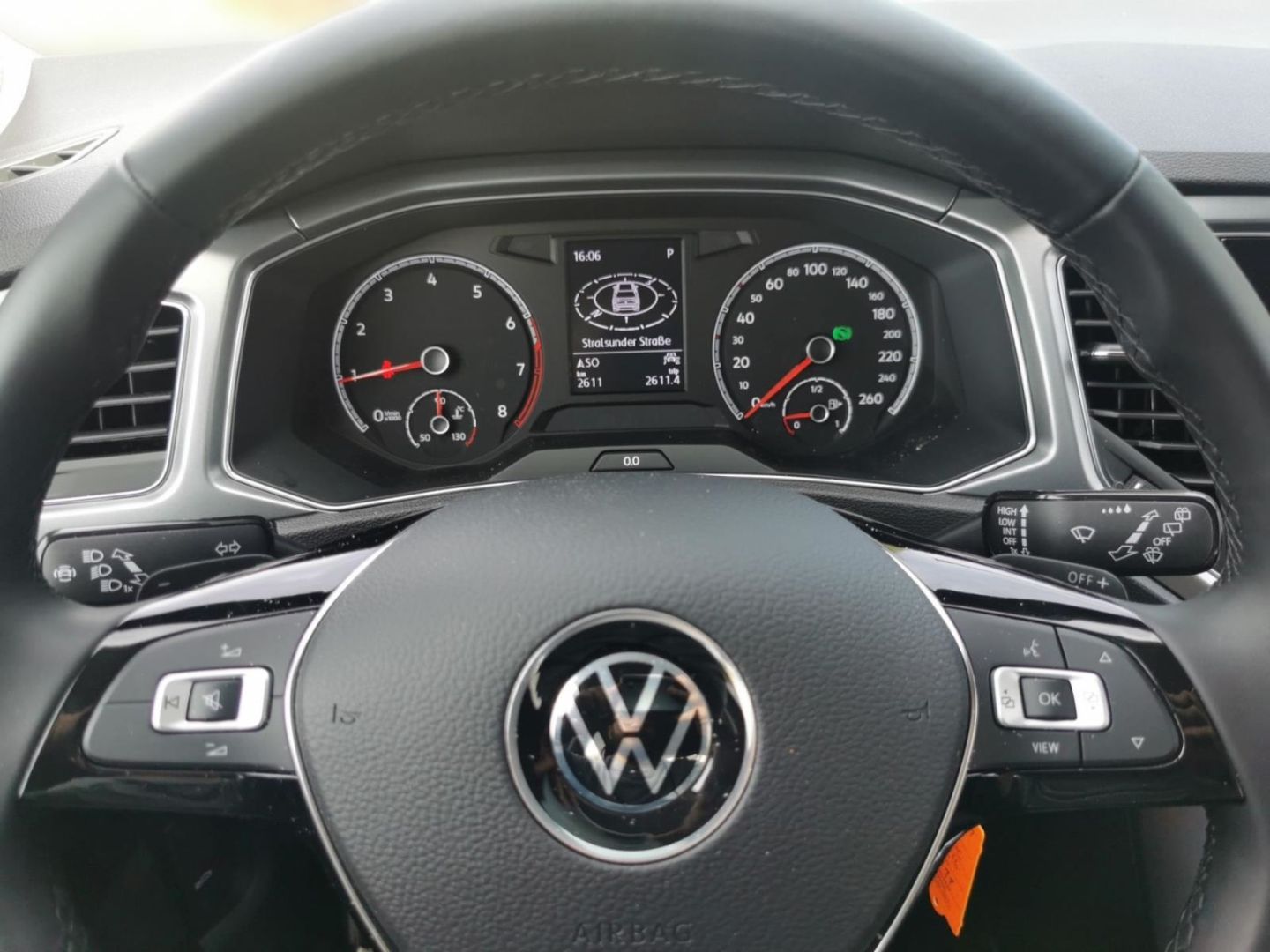 Volkswagen T-Roc Active 1.5 TSI DSG - Samsaru's Car Outlet