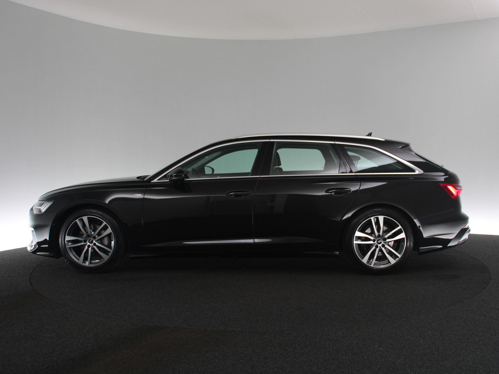 Audi A6 Avant 45 TDI quattro S line AHK MATRIX-LED