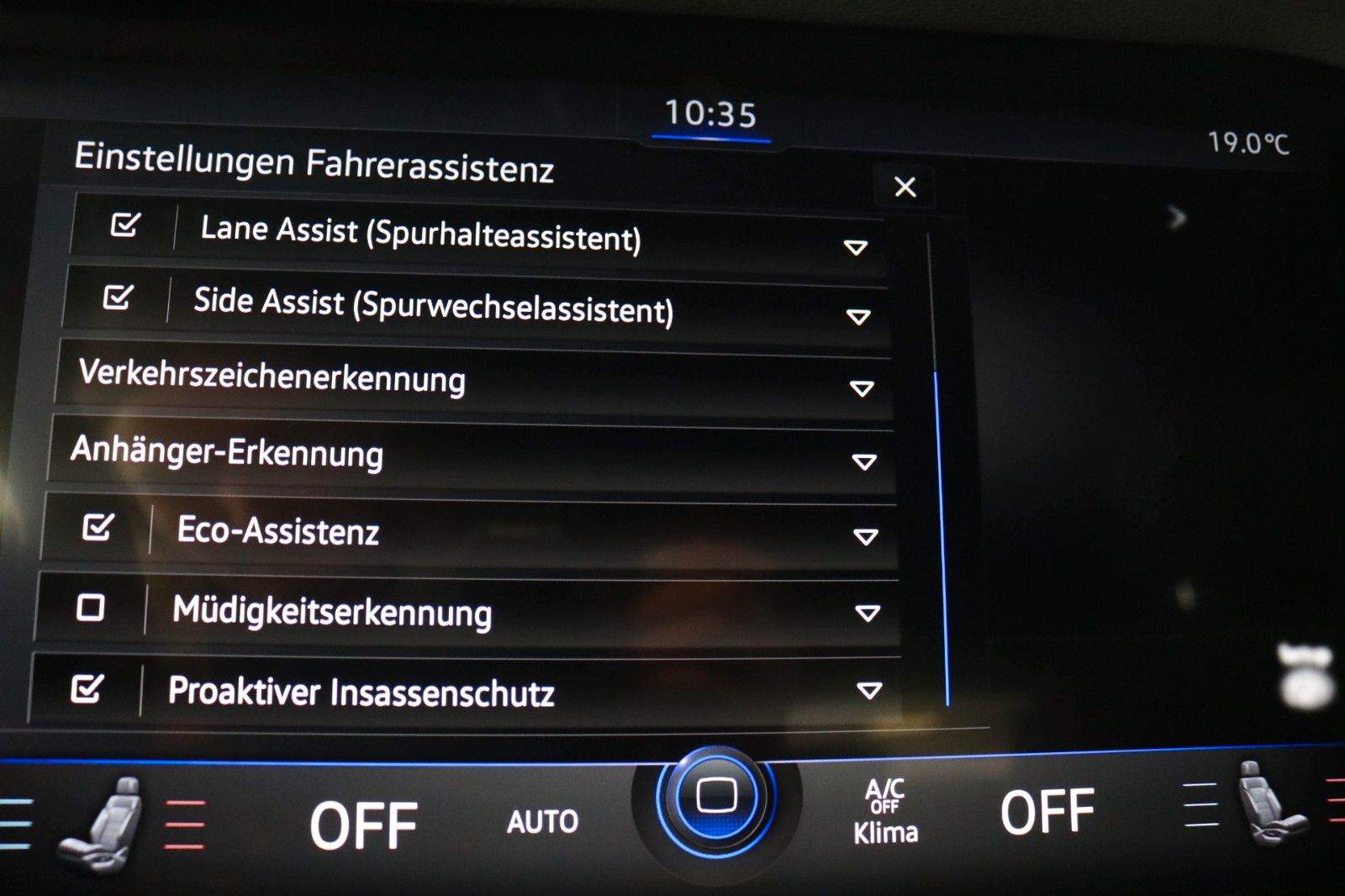 Volkswagen Touareg 2x R-Line Black - Samsaru's Car Outlet