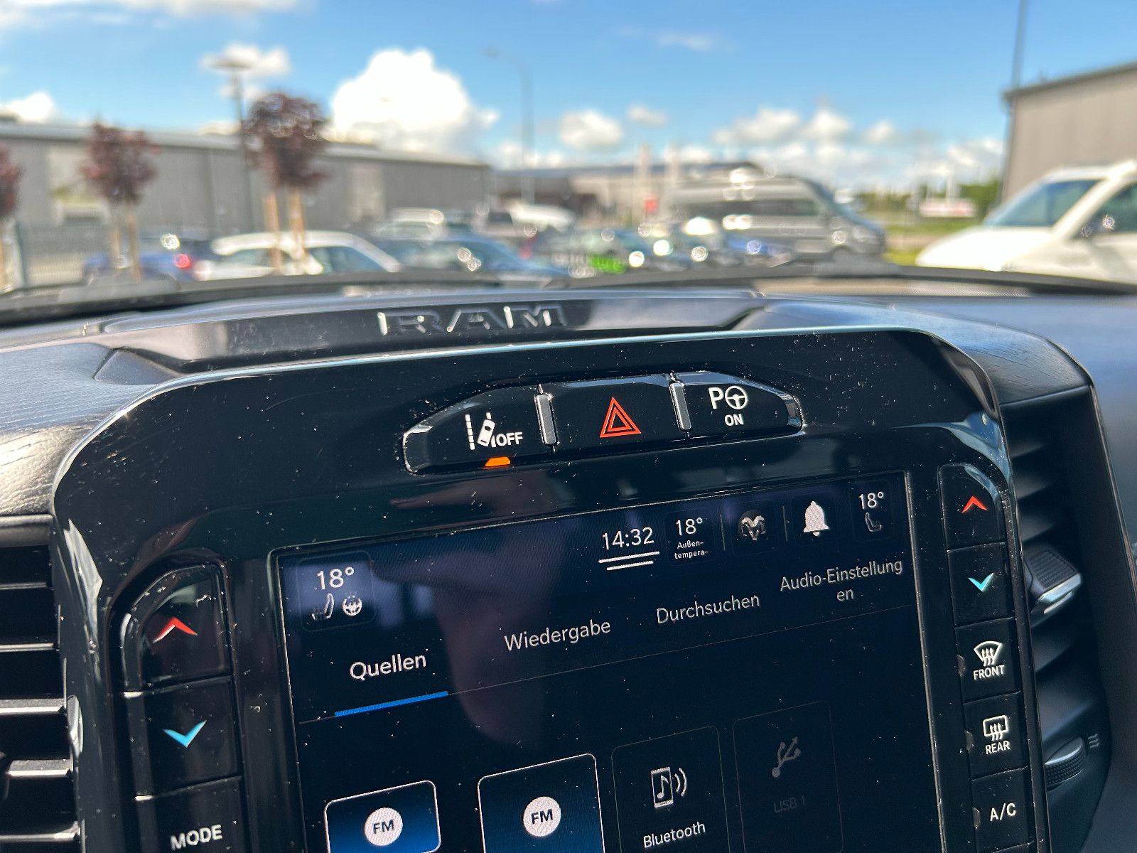 Dodge RAM 1500 Limited LPG Luft LED HUD  Retrax dt.Fzg