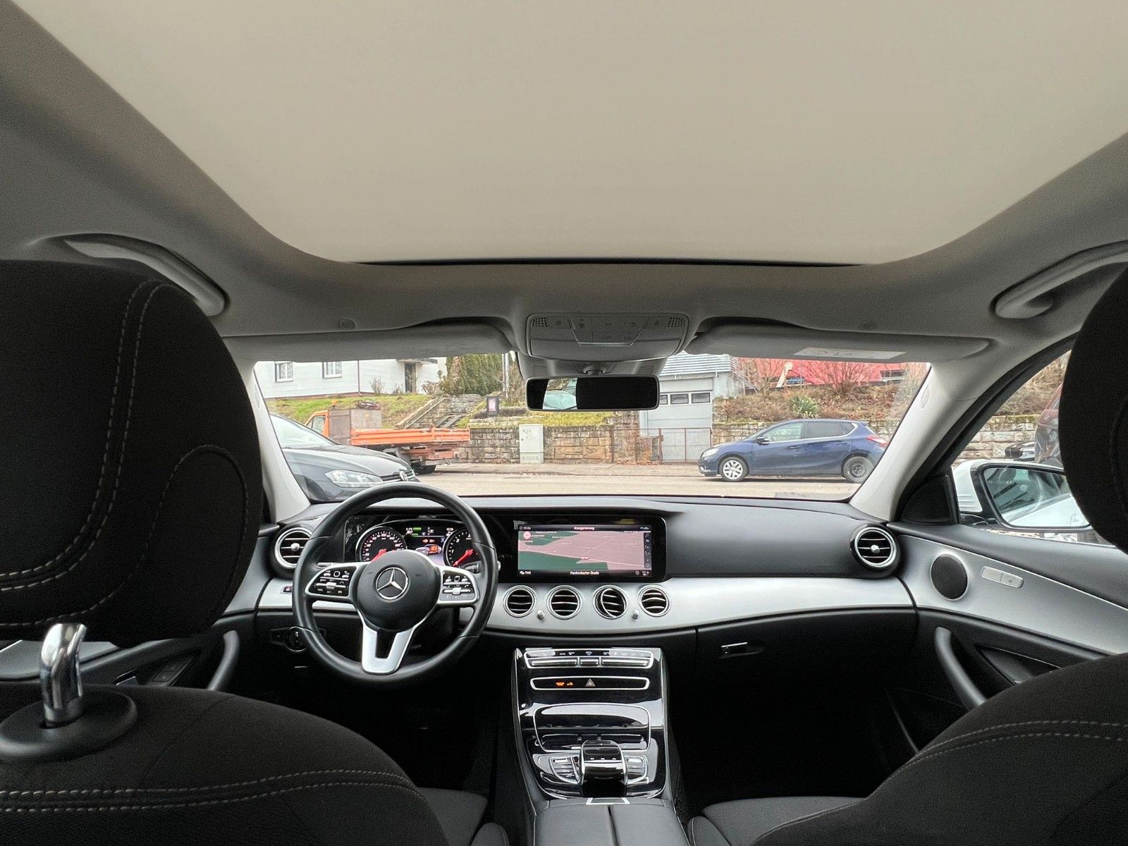 Mercedes-Benz E -Klasse Lim. E 300 de - Samsaru's Car Outlet