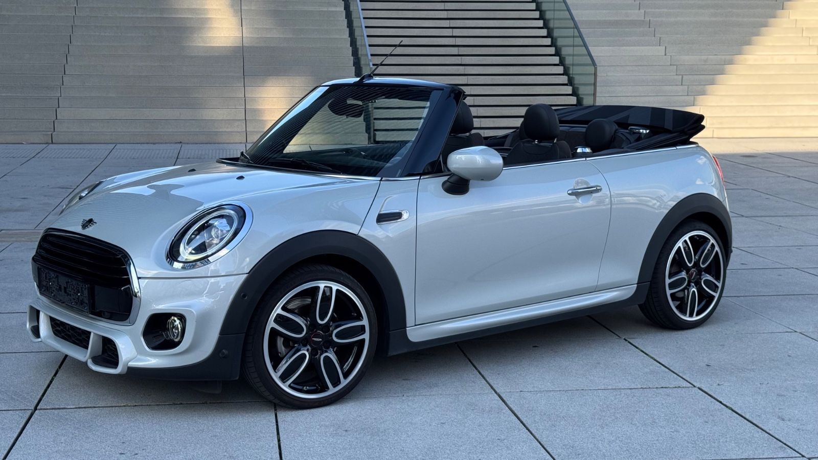 MINI Cabrio John Cooper Works - Samsaru's Car Outlet