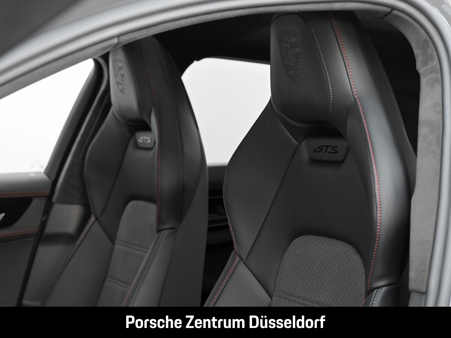 Porsche Panamera GTS Surround-View Head-Up Sportabgas