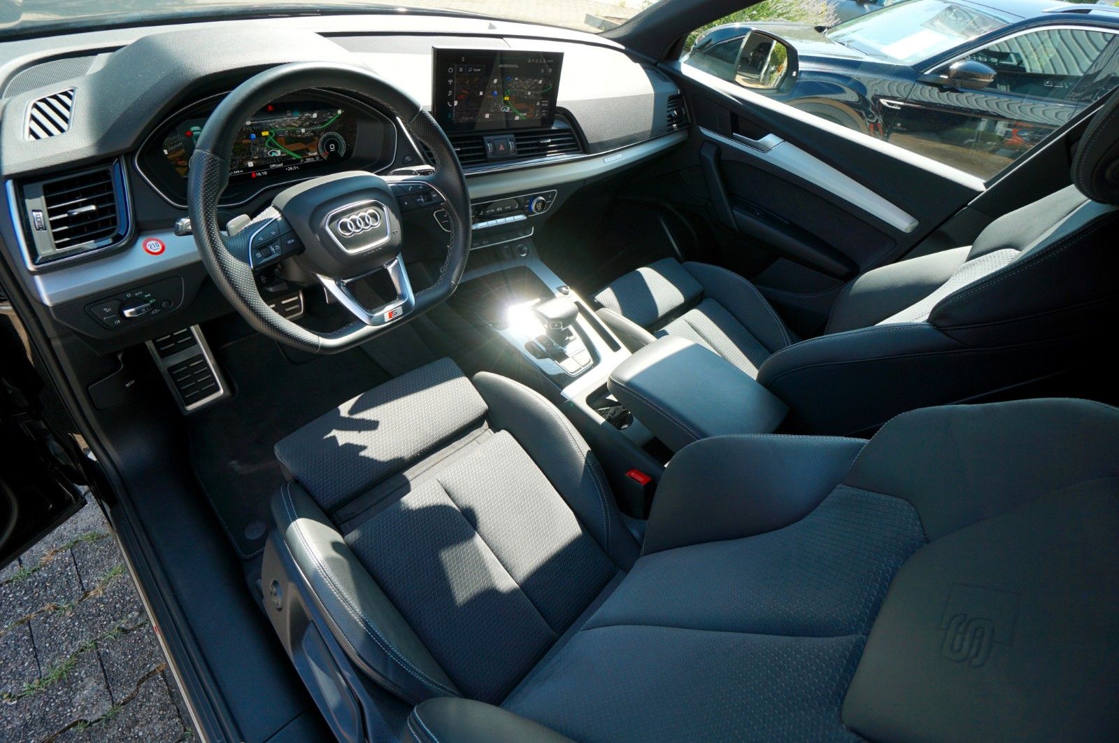 Audi Q5 40 TDI quattro S line - Samsaru's Car Outlet