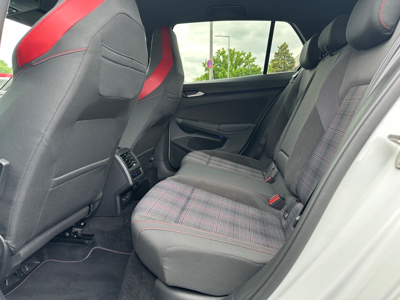 Volkswagen Golf VIII GTI - Samsaru's Car Outlet