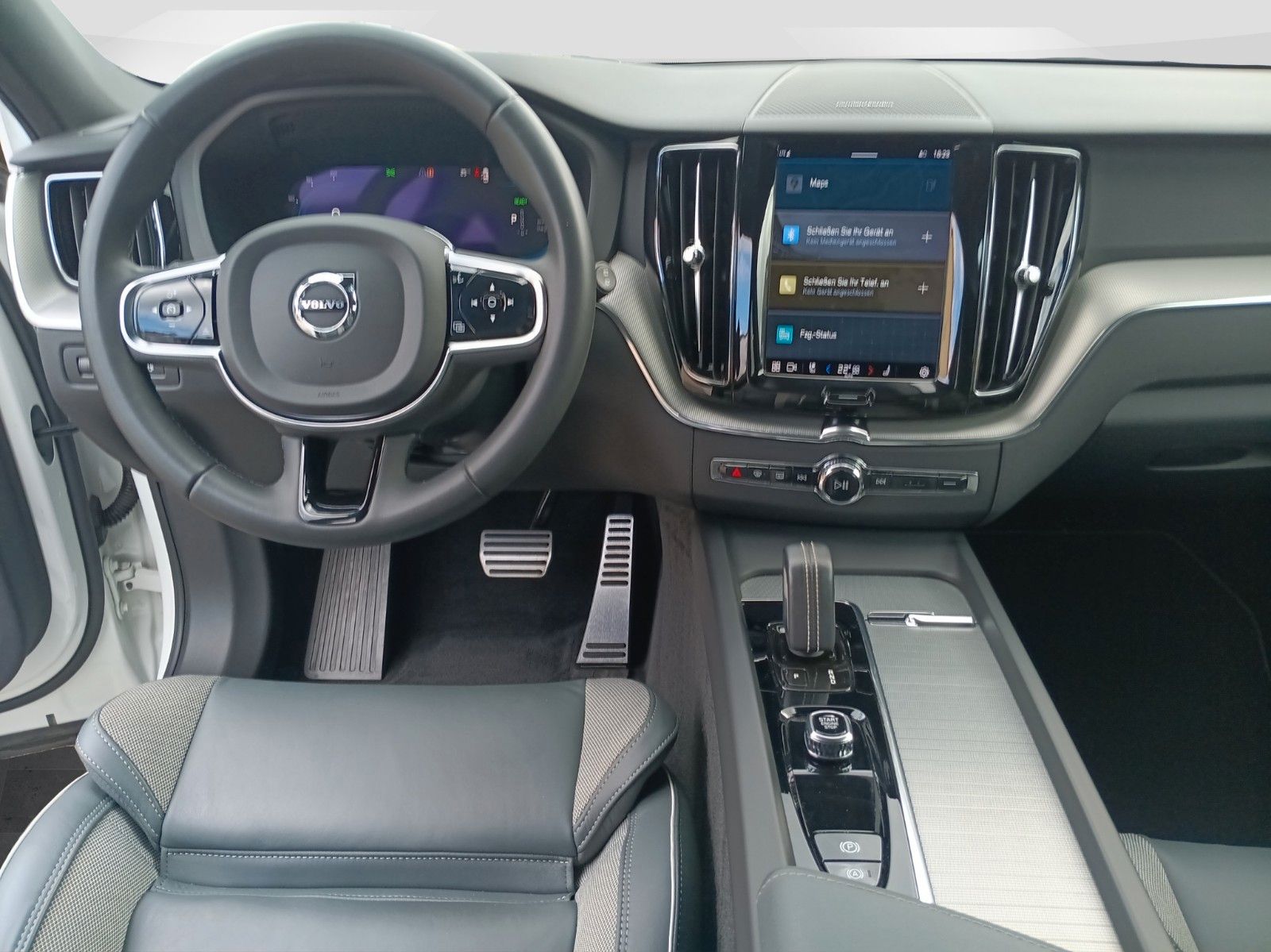 Volvo XC60 T6 Recharge R-Design AWD - Samsaru's Car Outlet