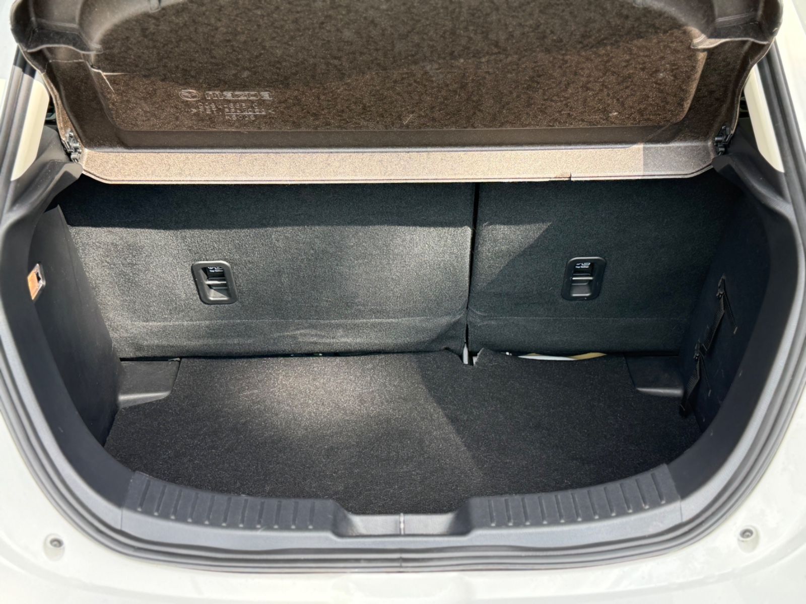 Mazda 2 Lim. Exclusive - Samsaru's Car Outlet