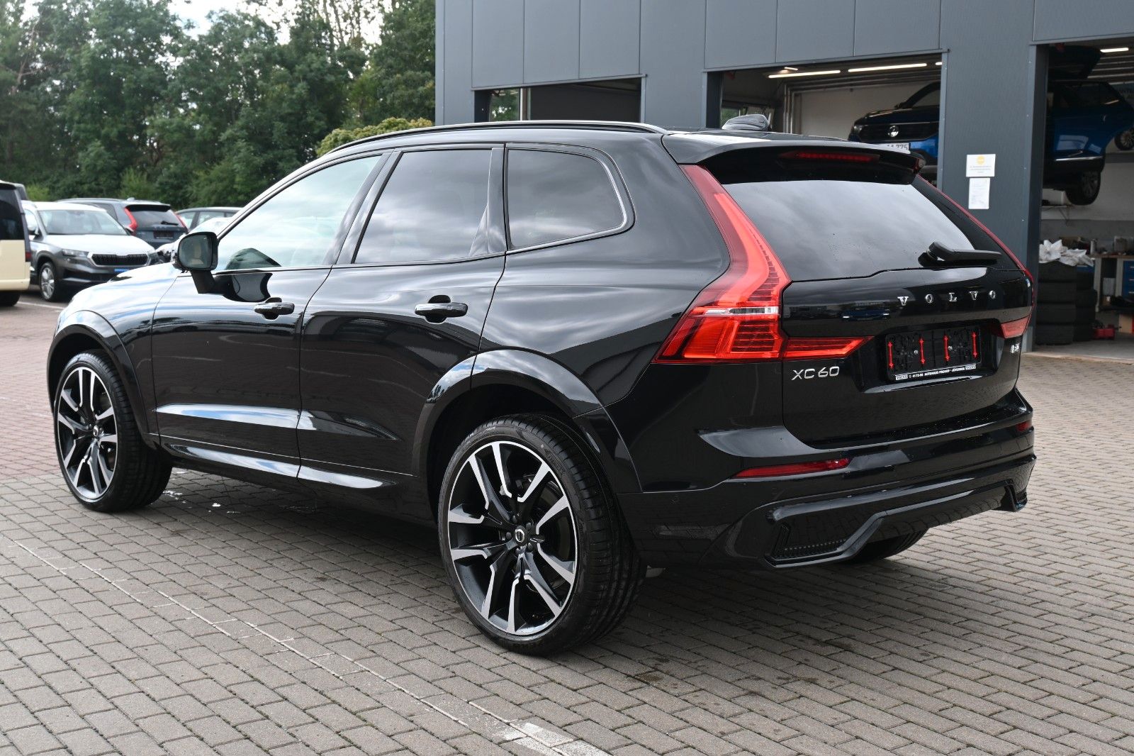 Volvo XC60 B4 D AWD Ultimate Dark*STDHZG*360°*LUFT*ACC
