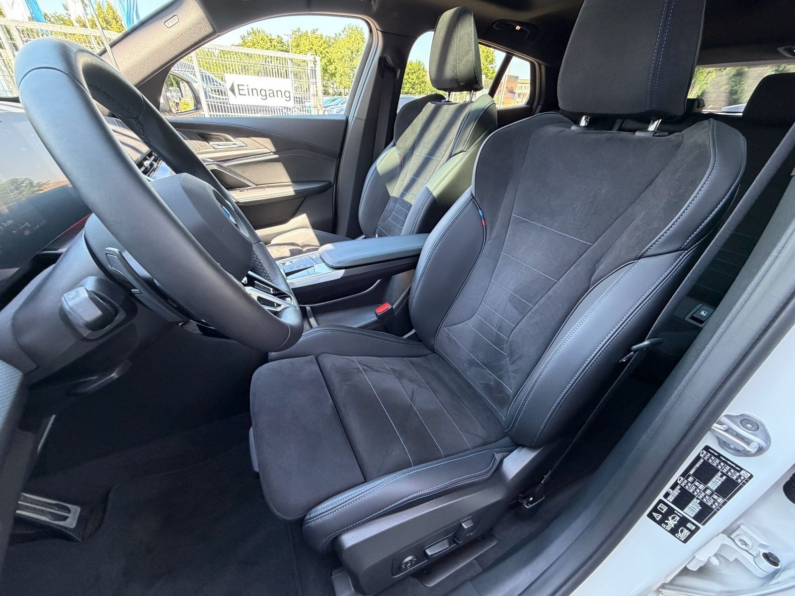 BMW X2 xDrive20d M Sport AHK PANO h&k Massage DA+