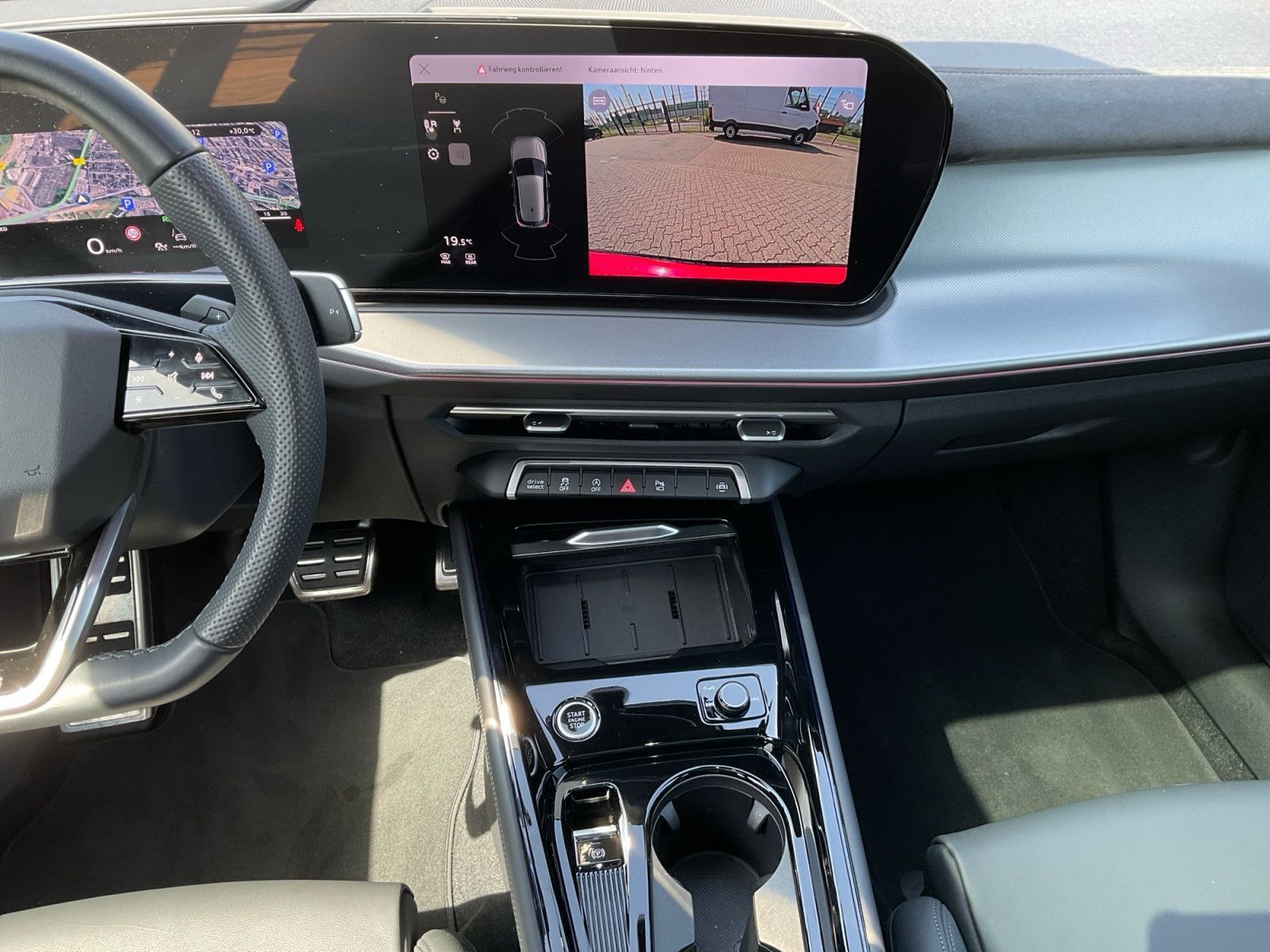 Audi Q3 SUV 2.0 TDI 2x S line AHK PANO HUD SONOS ACC