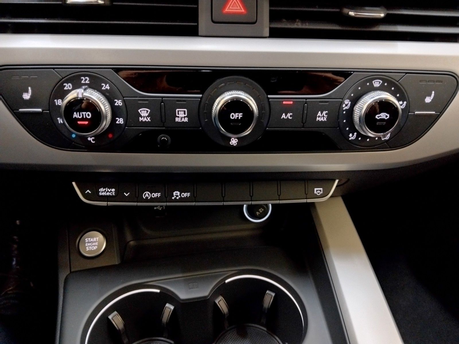Audi A4 Avant 40 2.0 TFSI advanced - Samsaru's Car Outlet