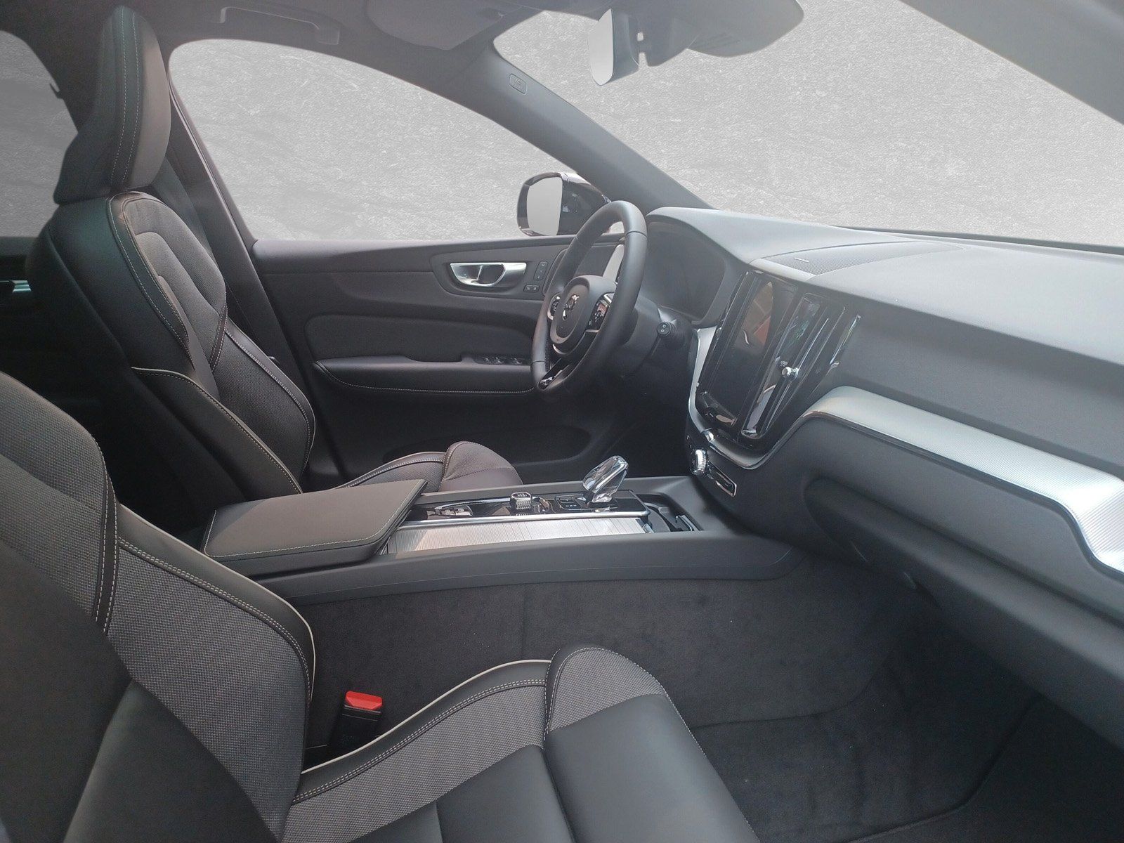 Volvo XC60 B5 Benzin AWD BLACK EDITION + AHK