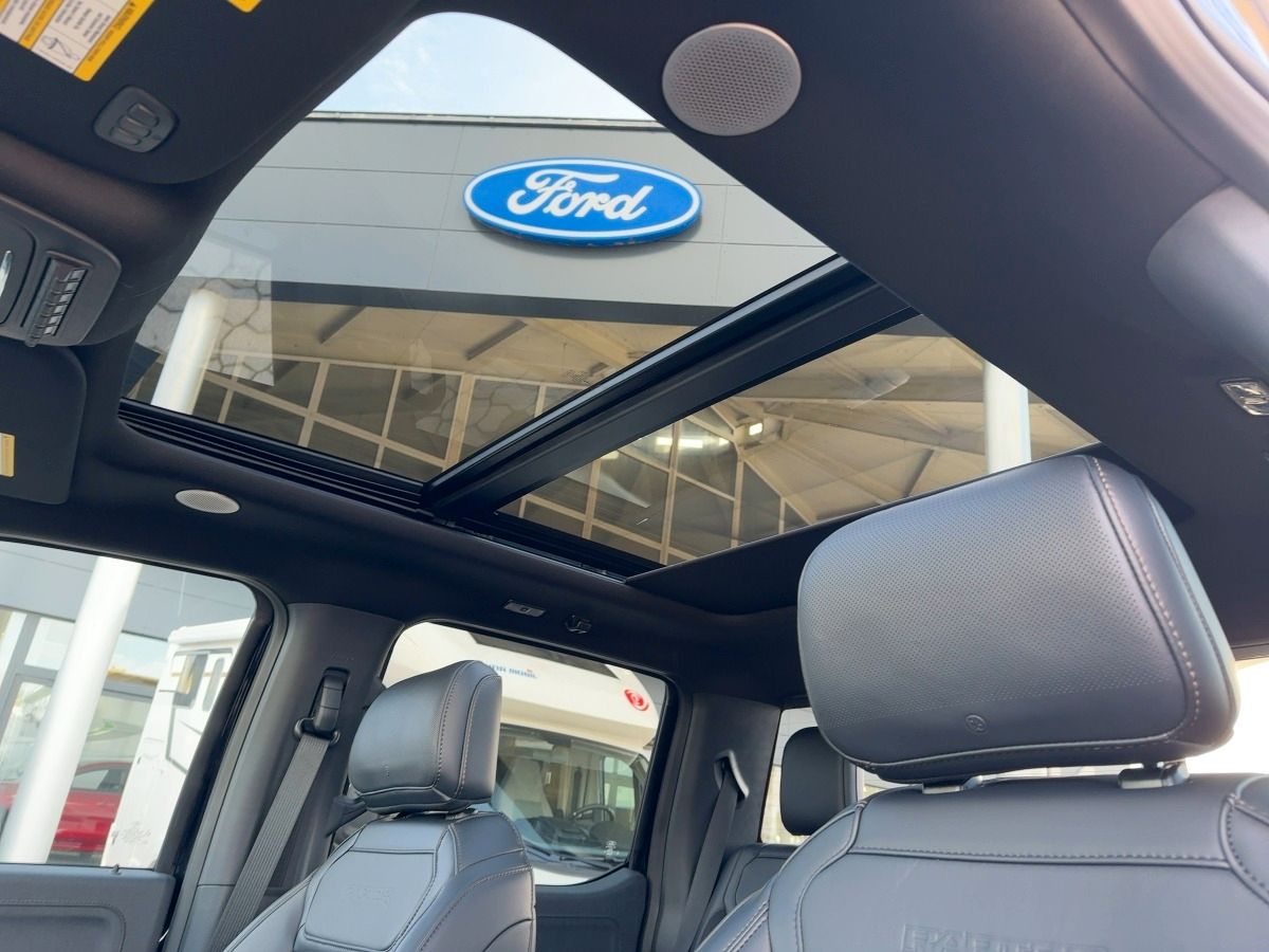 Ford F-150 Raptor - Samsaru's Car Outlet