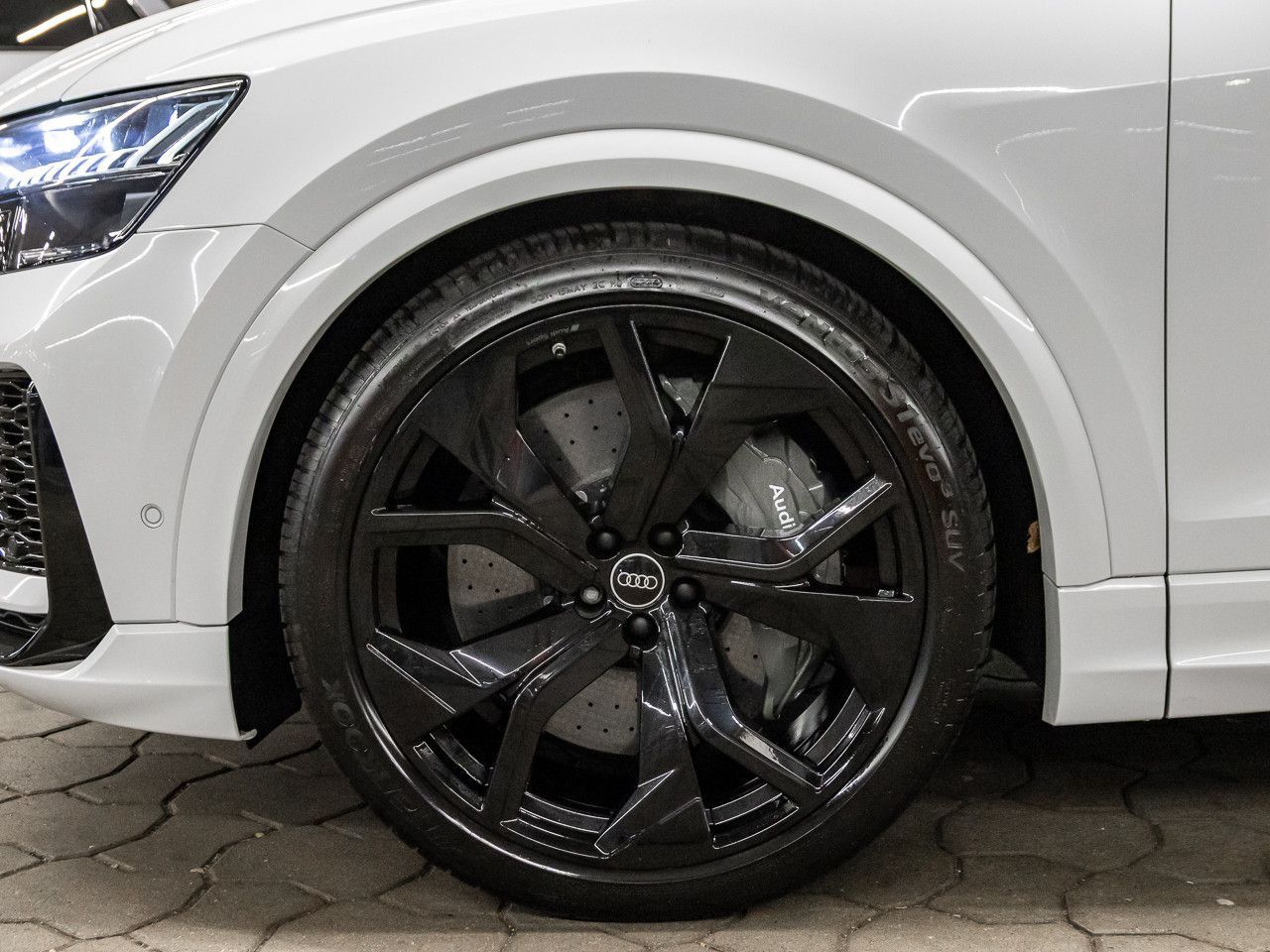 Audi RS Q8 4.0 TFSI quattro Dynamik plus Akrapovic