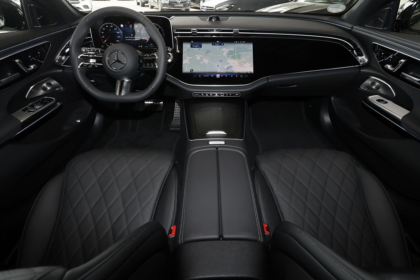 Mercedes-Benz E 450 d 4M T AMG MBUX+360°+DIG-LED+Pano+AHK+Nigh