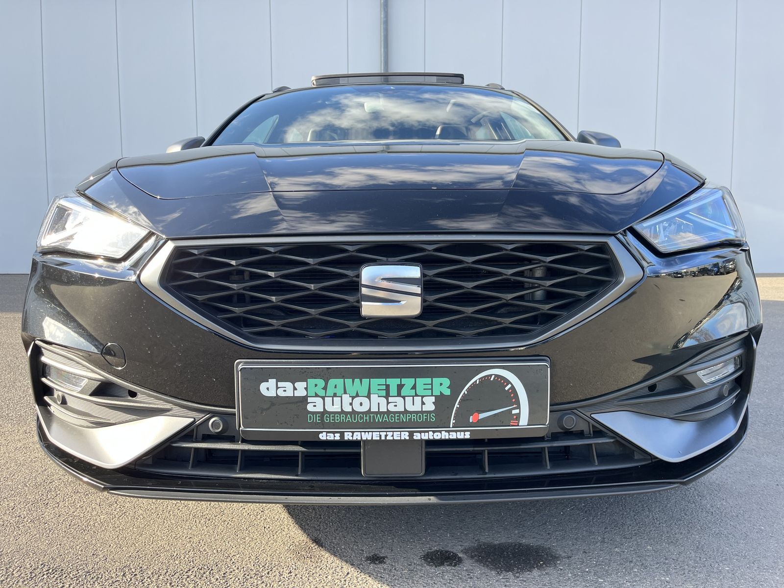 Seat Leon SP 2.0 TDI DSG FR AHK 18 Zoll AHK STHZ PANO