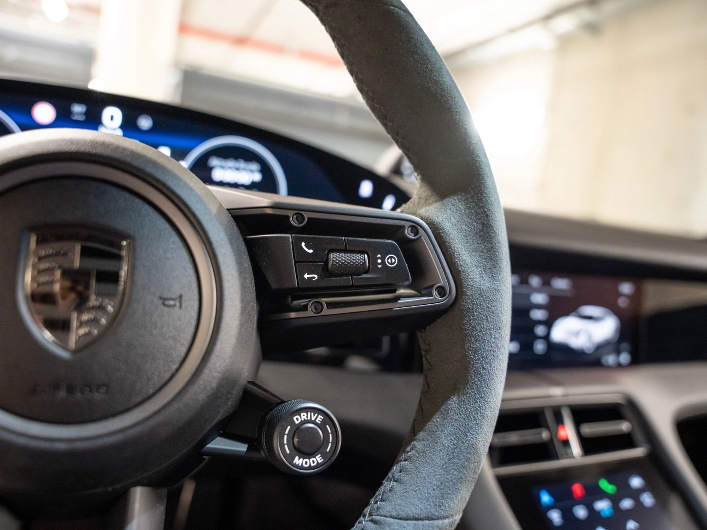 Porsche Taycan Turbo Burmester InnoDrive Massage HD-Matr