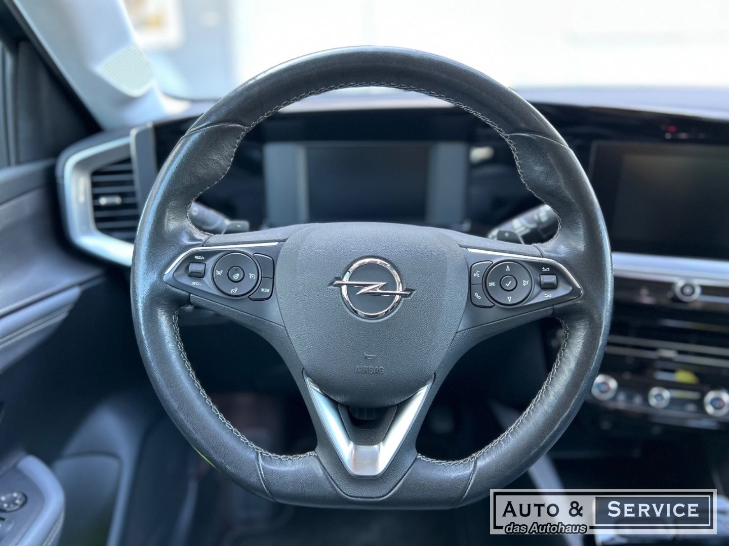 Opel Mokka Elegance - Samsaru's Car Outlet