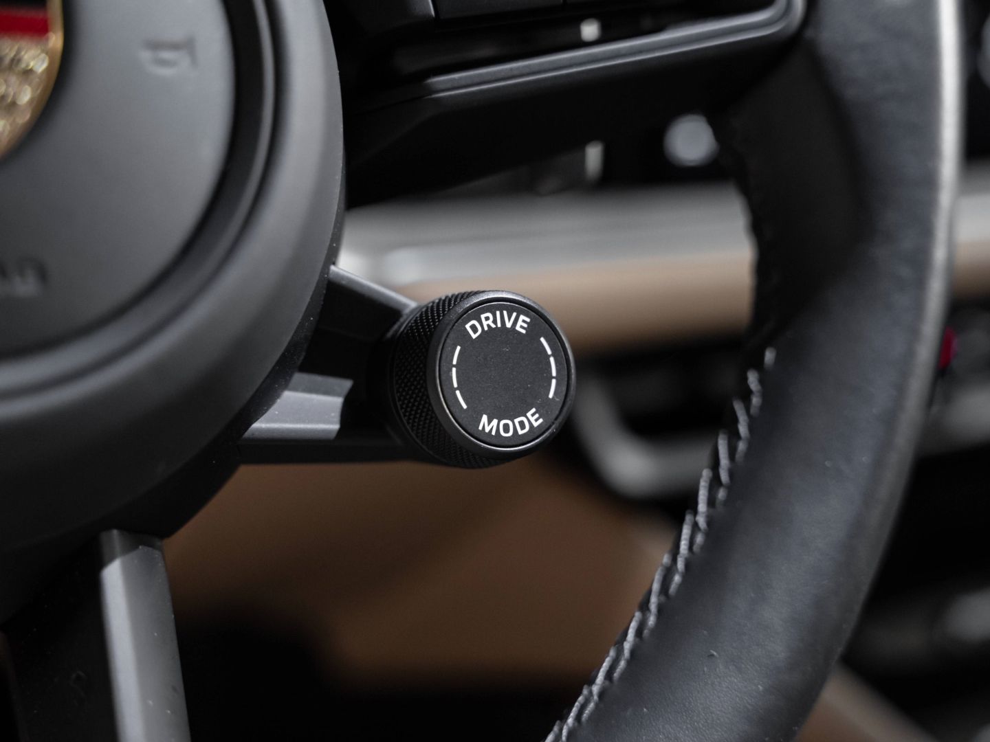 Porsche Cayenne InnoDrive Standheizung PASM AHK Panorama