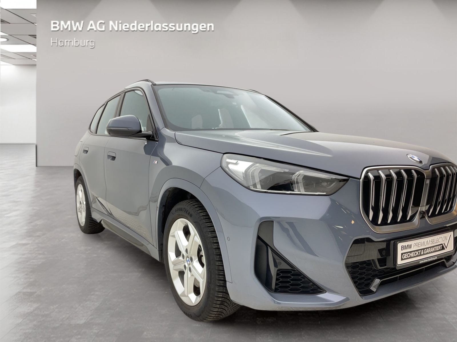 BMW X1 xDrive23i M Sport - Samsaru's Car Outlet