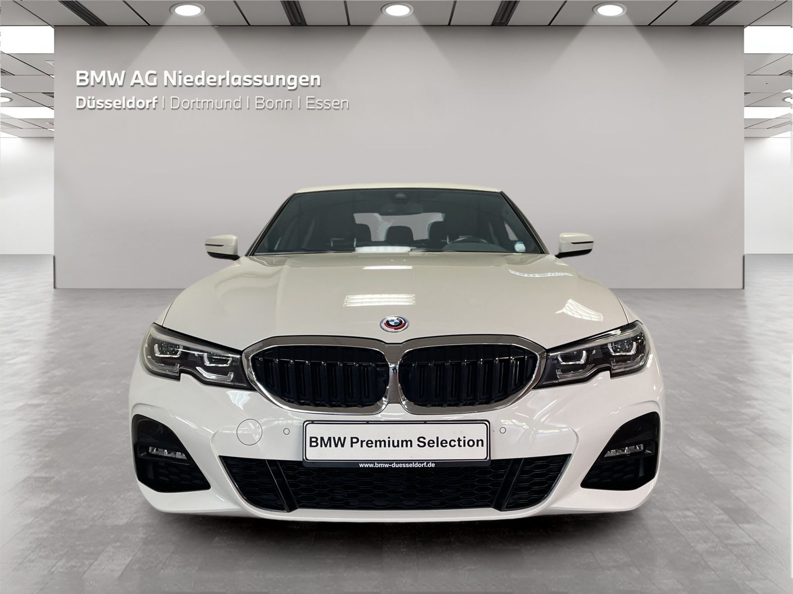 BMW 320i xDrive M Sport - Samsaru's Car Outlet