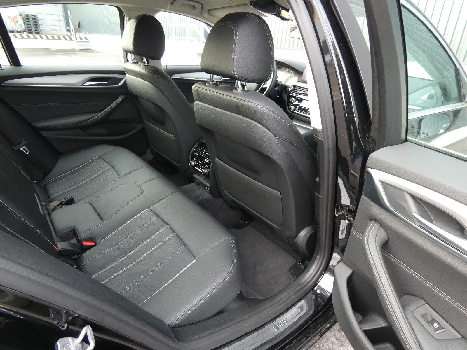 BMW 520d xDrive LED Leder Navi Kamera 1-Hand Facelif