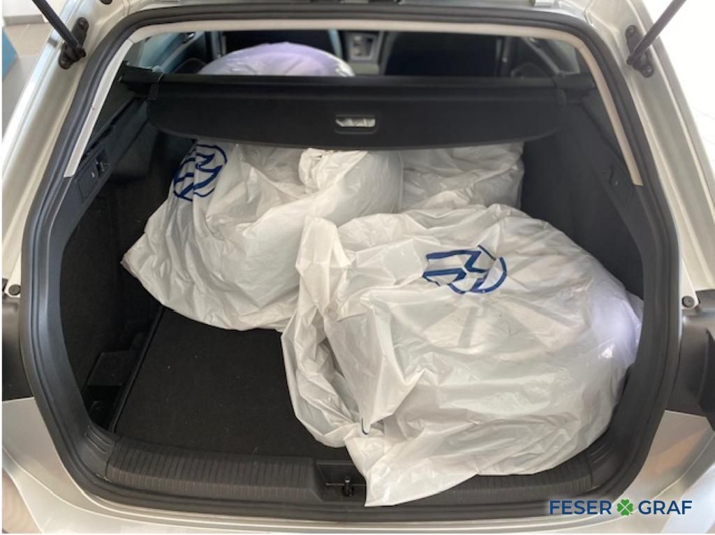 Volkswagen Golf VIII Variant Life - Samsaru's Car Outlet